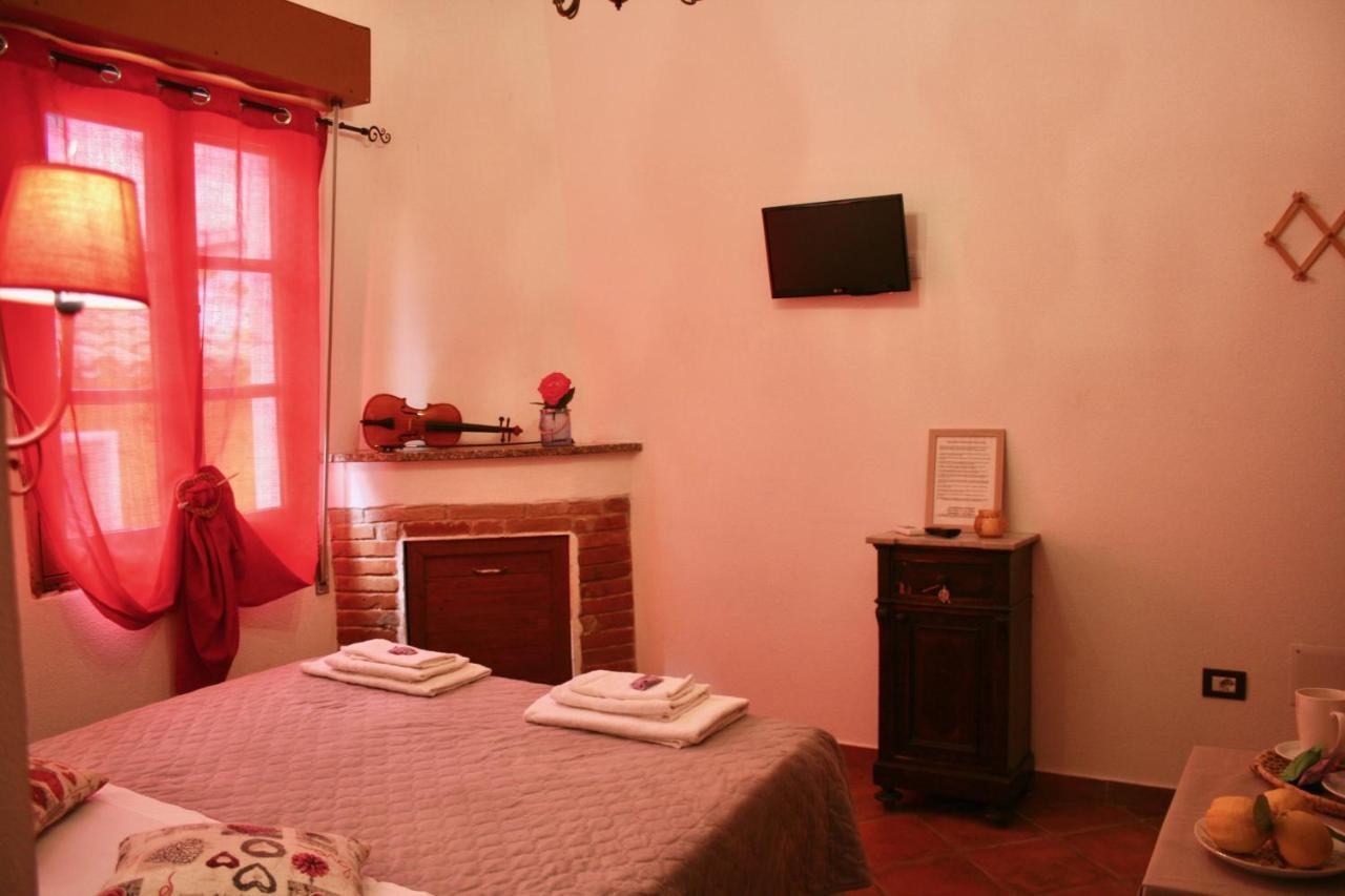 B&B Duca D'Aosta Ольбия Экстерьер фото