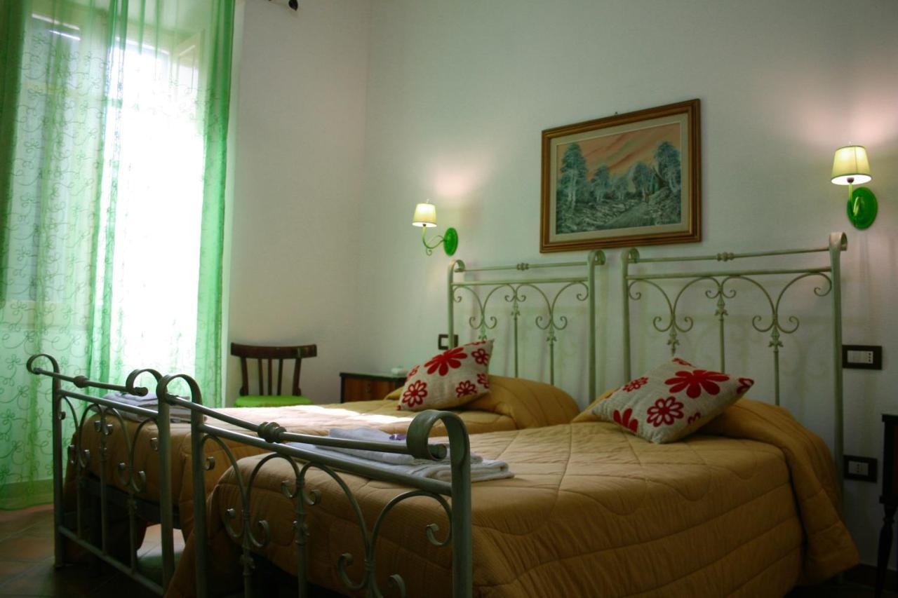 B&B Duca D'Aosta Ольбия Экстерьер фото